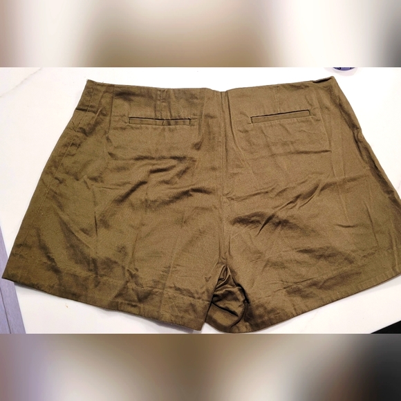 3 for $15 Dylan & Rose | Army green shorts. size 2 - Picture 5 of 5